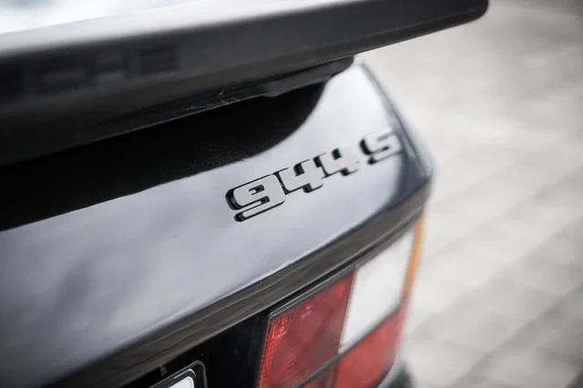 944S